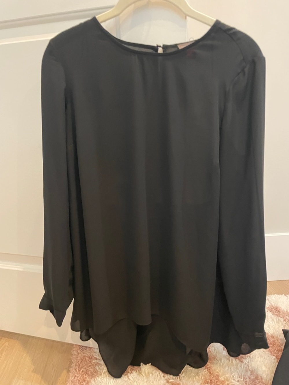 Vince Camuto Black Blouse with Crew Neck